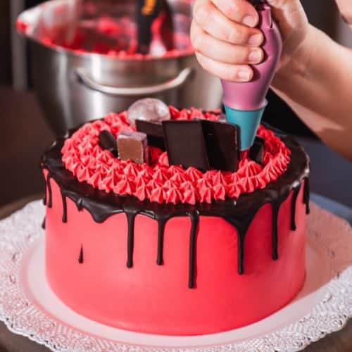 decorate cakes