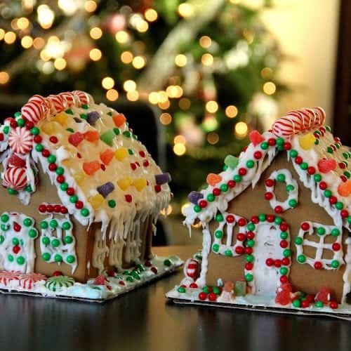 decorate gingerbread houses