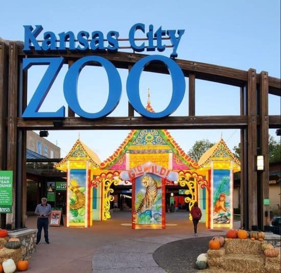 kc zoo glowild entrance